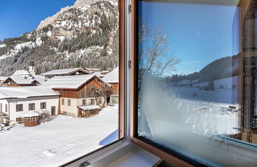 Nesselwaengle Apartment | Apartment 'Krinnenspitze - 9' with Mountain View, Private Balcony and Wi-Fi