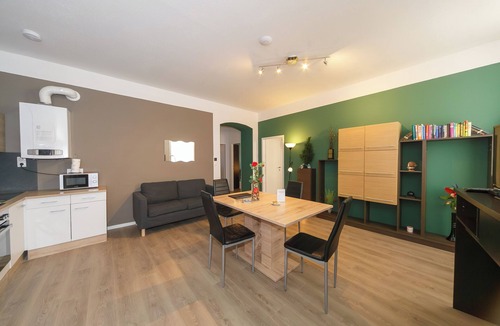 Funfhaus Apartment | Apartment No. 06 in Vienna near Schönbrunn/Westbahnhof | Keyless Check-In