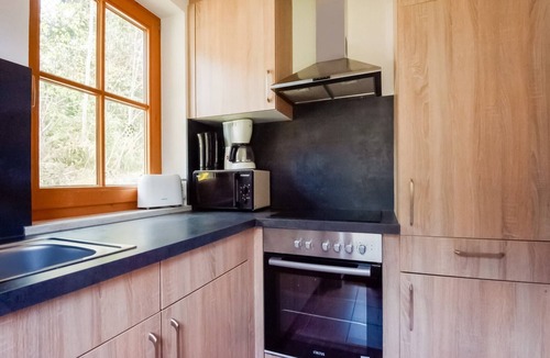 Finkenberg Apartment | Apartment with garden near hiking trails