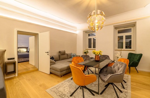 Gmuend in Kaernten Apartment | Apartments "Gasthof Alte Post Top 1 Top 4 Combo" – 2 Suites with Wi-Fi
