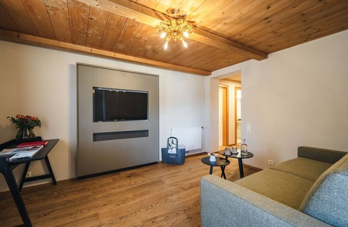 Sankt Anton am Arlberg Hotel | Arpuria l hidden luxury mountain home | Adults friendly