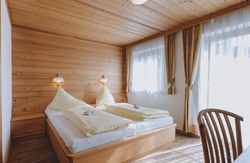 Leogang House | As Kuchegascht'l double room with shower, WC and - Maurerbauer