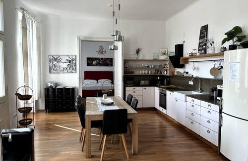 Brigittenau Apartment | Ausgefallene Wohnung by Interhome