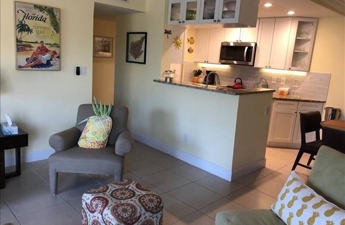 Longboat Key Condo | Beachcomber unit 207
