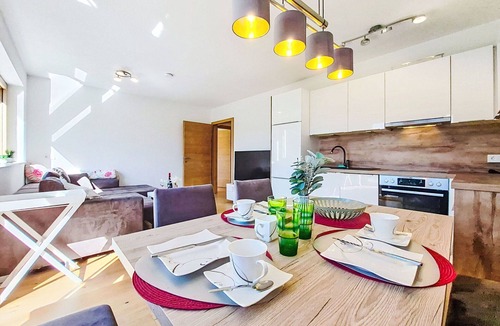 Uderns Apartment | Beautiful apartment for 4 guests with WIFI, TV and balcony