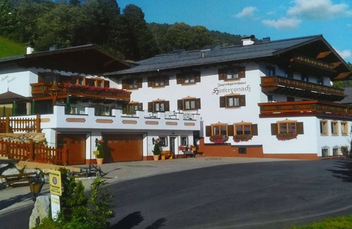 Saalbach Apartment | Beautiful apartment for 4 people with WIFI, TV, terrace and panoramic view