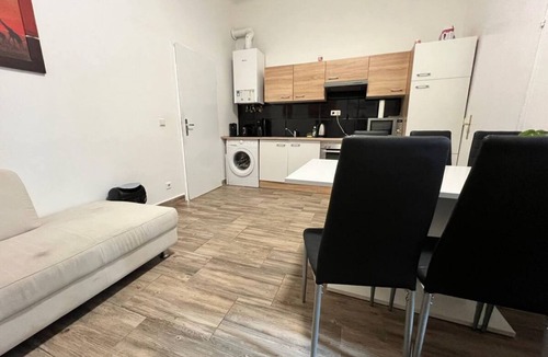 Simmering Apartment | Beautiful Room in Modern Flat – Simmering Area