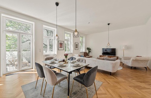 Josefstadt Apartment | BELLE VIE - 3BR Superior Family-Suite with Terrace - City Centre