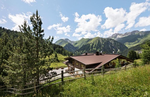 Tux Hotel | Berggasthaus Höllensteinhütte