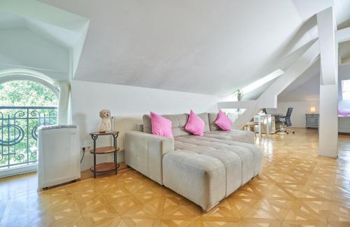 Baden House | Big Apartment in Guesthouse