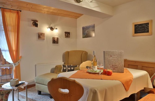 Tannheim House | Bio-Bauernhof Waldesruh mit Hofladen