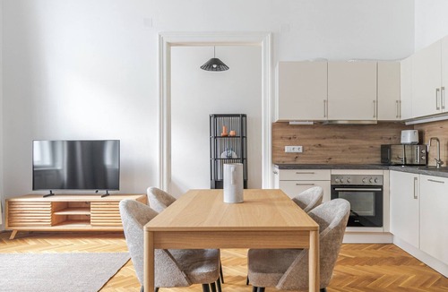 Alsergrund Apartment | Blueground | Alsergrund, view, nr Votivkirche