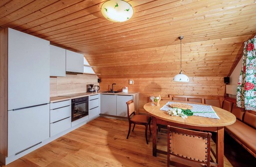 Mitterberg-Sankt Martin Apartment | Boutique-Farmhouse-Apartment with gallery, library and beautiful bathroom