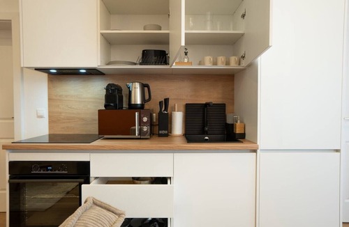 Funfhaus Apartment | Bright, modern and central flat with a terrace