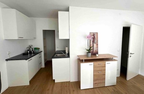 Simmering Apartment | Budget Apartment in Vienna – Bright & Quiet