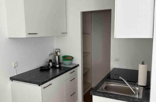 Simmering Apartment | Budget Apartment in Vienna – Bright & Quiet