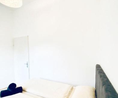 Liesing Apartment | Budget-friendly 4BR Apartment Perfect for Groups
