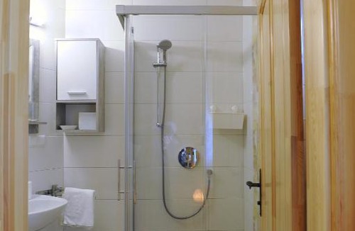 Hallstatt House | C.T.N. Loghouse