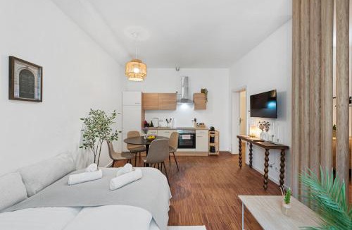 Neulerchenfeld Apartment | Central & Peaceful Apartment with Terrace