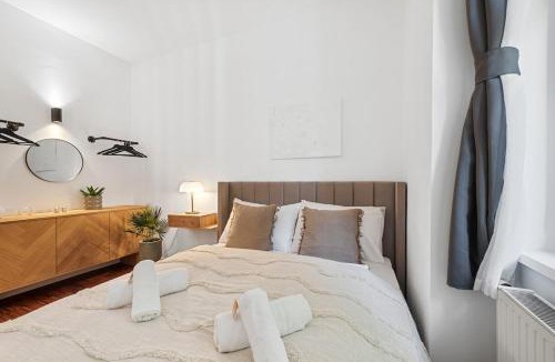 Neulerchenfeld Apartment | Central & Peaceful Apartment with Terrace