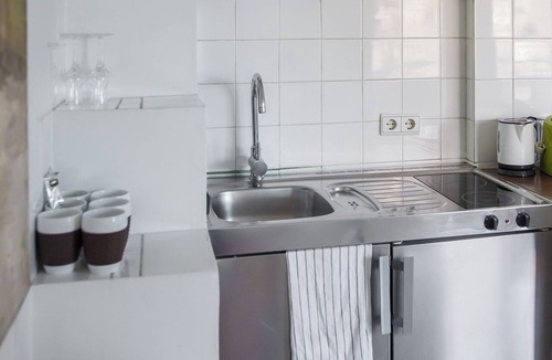 Jakomini Apartment | Central Penthouse, for romantic lovers and those who love to read and chill