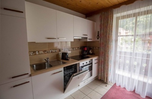 Dorfgastein Apartment | Centrally located holiday apartment + free visit to the swimming pool in summer