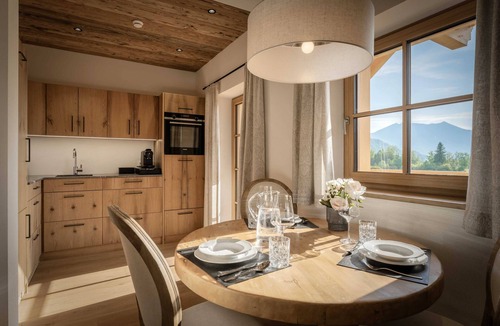 Strobl Apartment | Chalet Apartment with Sauna | for 2 Guests | Lake Wolfgang | schwanenNEST