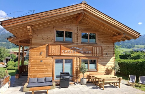 Aich House | “Chalet Huber” by Alpenidyll Apartments – Alpine Charm Meets Modern Comfort