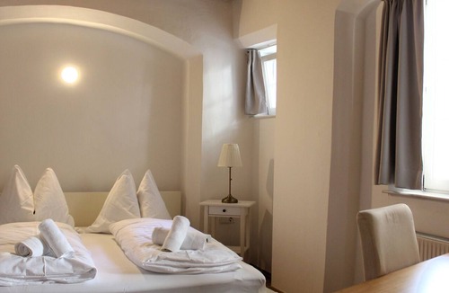 Innsbruck City Centre Apartment | City Center Golden Roof 8