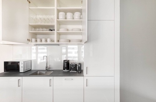 Favoriten Apartment | Classic Favoriten 3BR w/Gym, Lounge & Elevator nr Metro, by Blueground