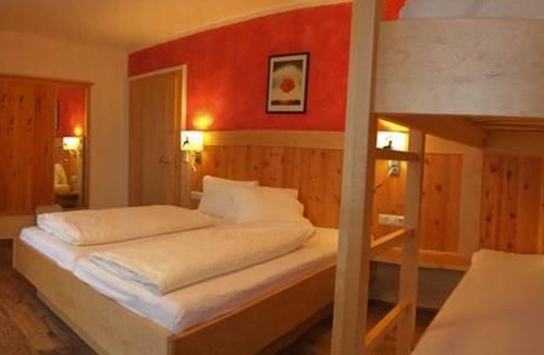 Krimml House | Comfort PLUS Family Room with Breakfast - Panoramahotel Burgeck