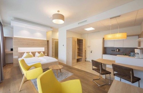 Graz-Straßgang Apartment | Comfort Studio With King-size Bed for 2 People 24-7 Check-in