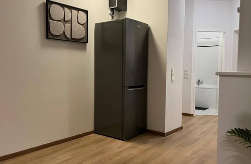 Landstrasse Apartment | Comfortable Room with Balcony Near Rennweg Station