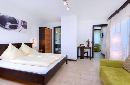 Krimml House | ComfortPlus Family Room with Separate Children's Room (BB) - Panoramahotel Burgeck