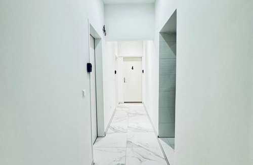 Liesing Apartment | Convenient Stay Room for 2, 11 Min to Atzgersdorf