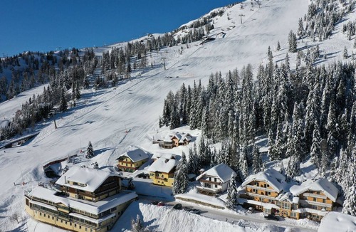 Katschberg Apartment | Cosy apartment for 6 guests with WIFI, TV, balcony and pets allowed