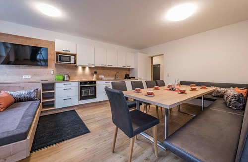 Hippach Apartment | Cosy apartment for 10 people with WIFI, TV, terrace and pets allowed