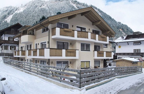 Mayrhofen Apartment | Cosy apartment for 2 guests with WIFI, balcony and pets allowed