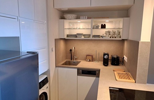 Landskron Apartment | Cosy apartment for 2 people with WIFI, TV and balcony