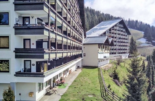 Sankt Urban Apartment | Cosy apartment for 4 guests with pool, WIFI, TV and balcony