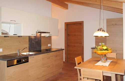 Fendels Apartment | Cosy apartment for 4 people with WIFI, TV and balcony