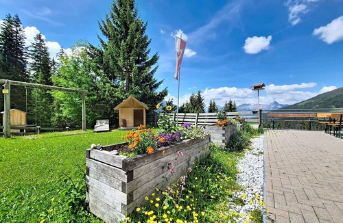 Navis Apartment | Cosy apartment for 4 people with WIFI, TV and terrace