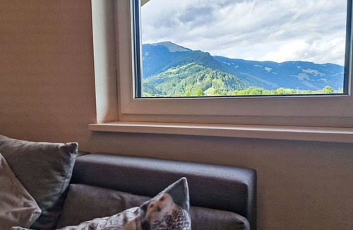 Maishofen Apartment | Cosy apartment for 6 guests with WIFI, TV, balcony and panoramic view