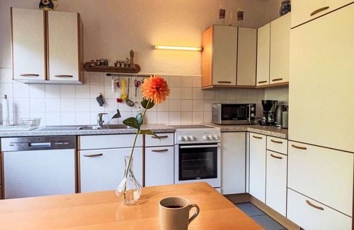 Landskron Apartment | Cosy apartment for 7 people with WIFI, TV, terrace and pets allowed