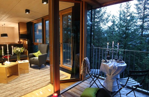 Großdorf House | Cosy apartment in villa for 4 guests with pool, WIFI, TV, balcony and panoramic view