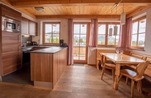 Hochkrimml Apartment | Cozy apartment with mountain view and close to the slopes in the Zillertal Arena