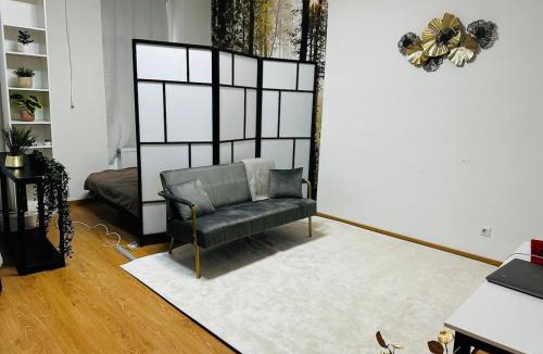 Favoriten Apartment | Cozy flat near main station & center