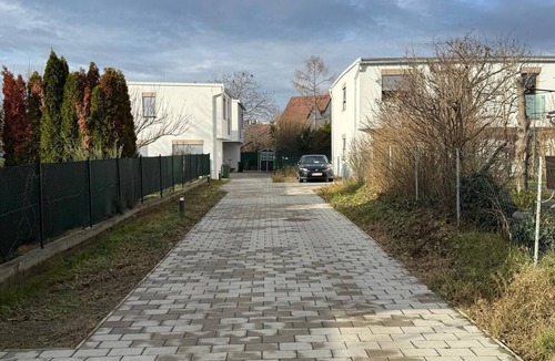 Kaisermuhlen Apartment | Cozy House with a Garden - My Deer Apartment