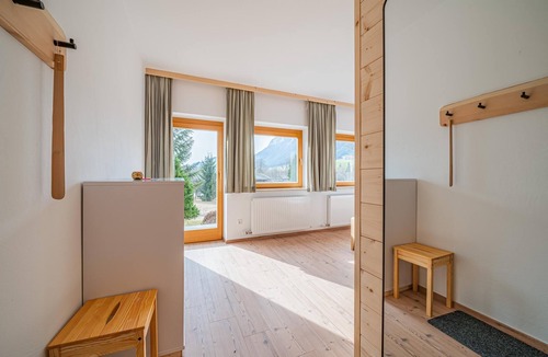 Soell Apartment | Cozy vacation apartment with garden view