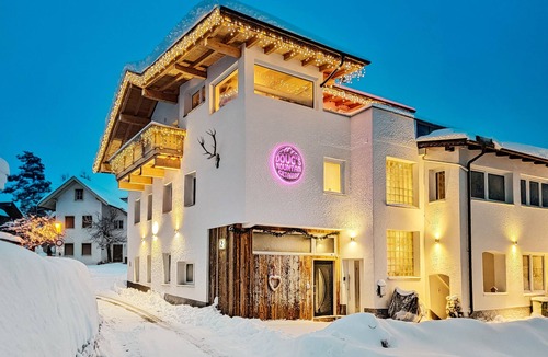 Medraz Apartment | Das Mountain Getaway - Funky ski/summer apmt w Games Room, Relax area etc